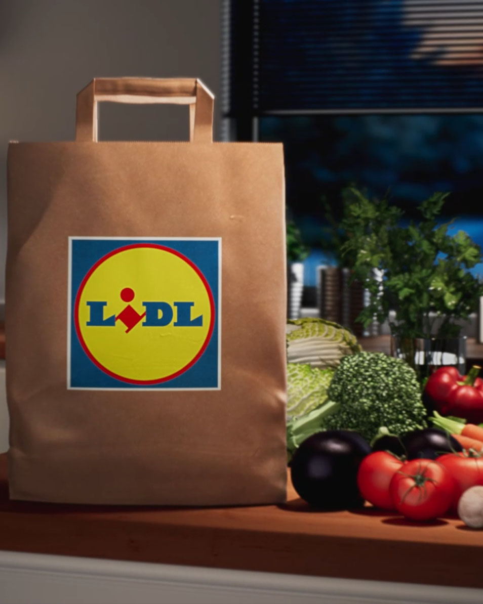 Lidl bag with vegetables.